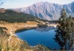 Zpadn Tatry - ROHE-hrebe dlh 37 km, 26 vrcholov nad 2000 m n.m.,20 plies,8 vodopdov ( 23 m vysok Rohsky vodopd). Bohat rastlinn spoloenstv, krasov javy - jaskyne ( Brestov, Zadn plaz )